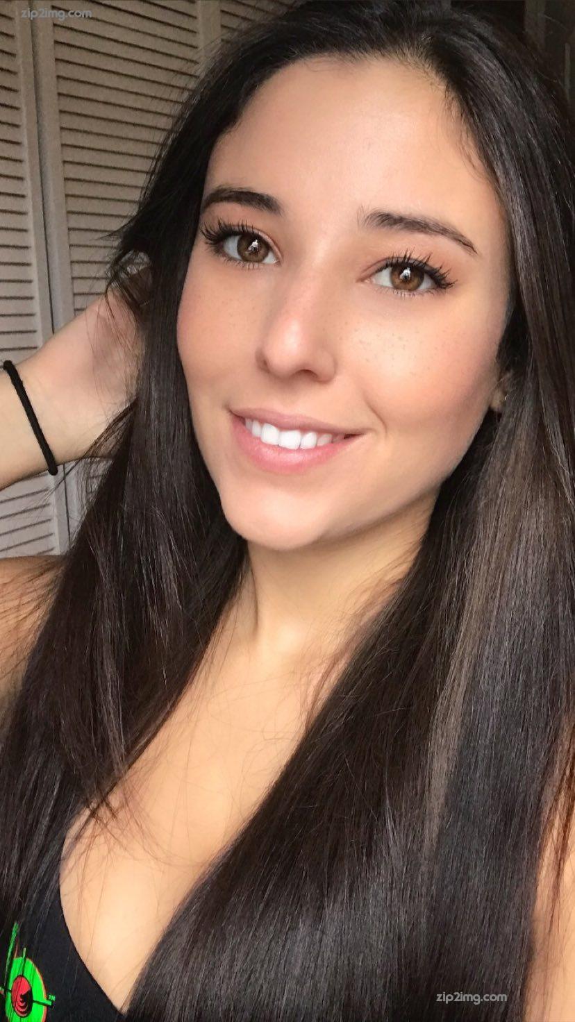 Angie Varona Angie Varona 421755072