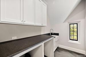 Image ecq5uk